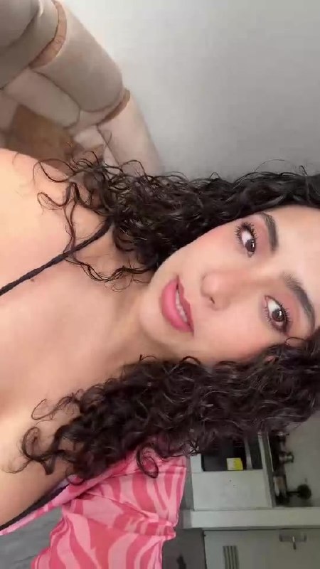 Bigo live: 🍒𝒂𝒍𝒆𝒋𝒂 ㋡ by @aleja.eden
