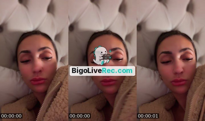 Bigo live: #Cutey NEW MONTHS✨✨ by @morenabellaa